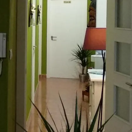 Estrella De *
